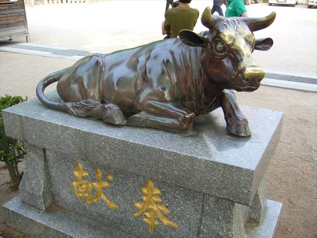 櫛田神社座牛